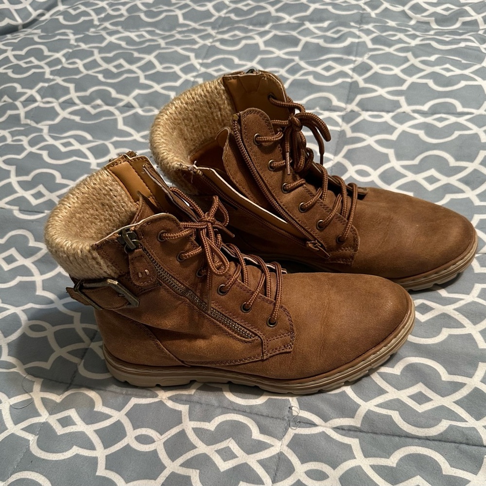 Cliffs by WHITE MOUNTAIN Brown Ankle Boots with Lace-Up Design